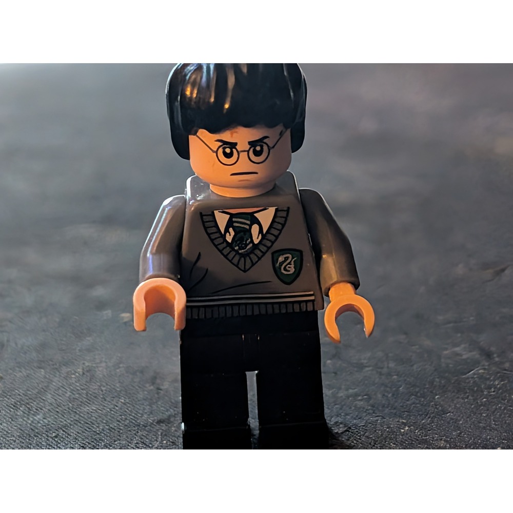 LEGO Harry Potter Minifigure Slytherin Sweater Green Crest HP027 4735 4729